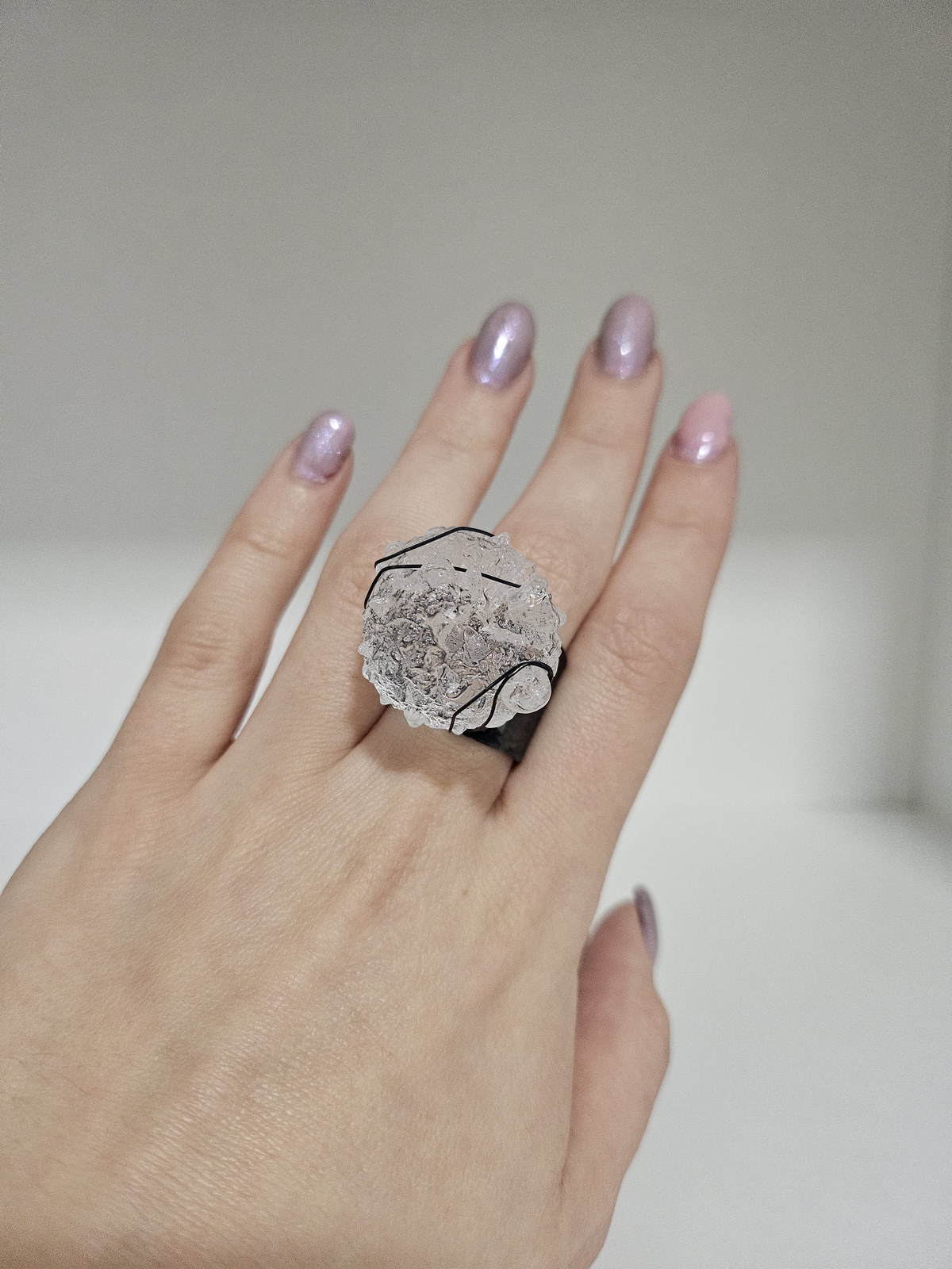 andlovic_neza_mia_strobilus I._prstan_slika03_2